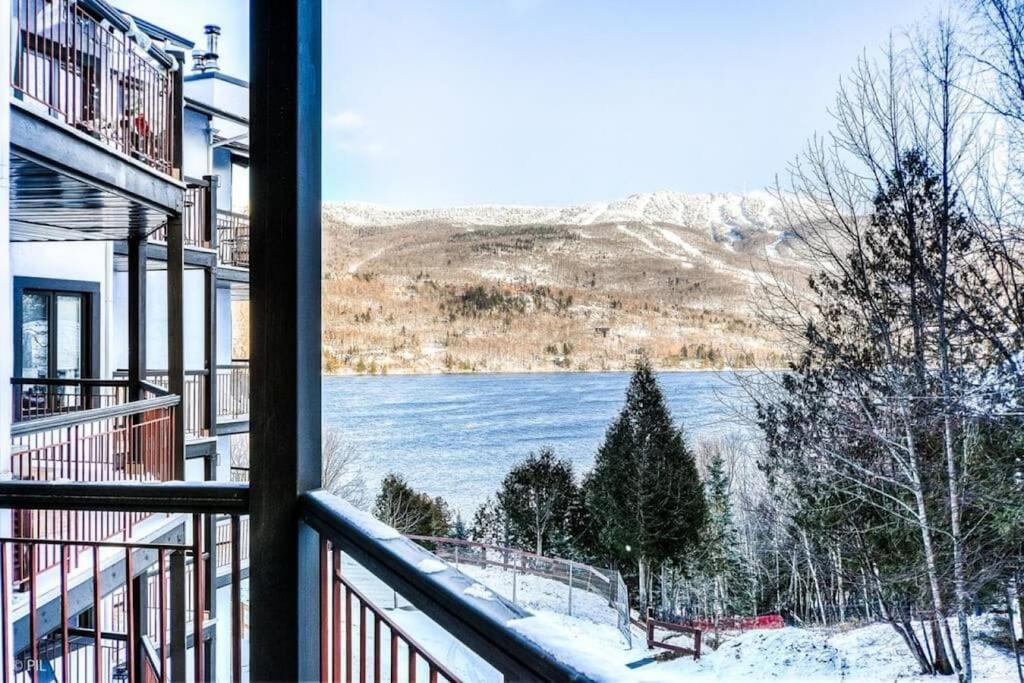 Chic Mt-Tremblant Condo With View On The Lake By Denstays Mont-Tremblant Ngoại thất bức ảnh