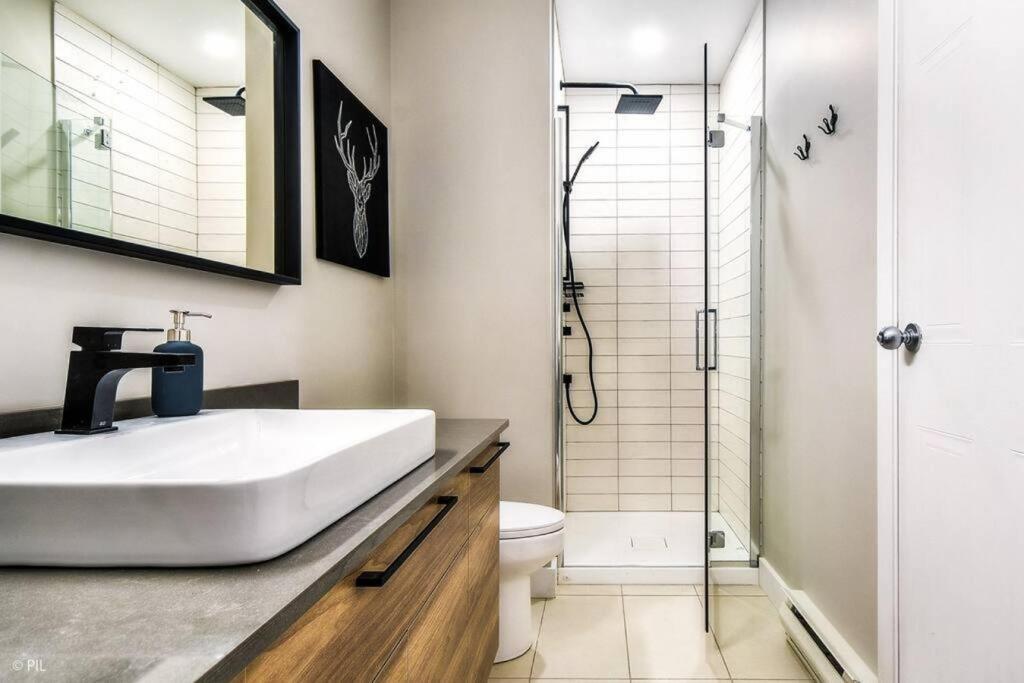 Chic Mt-Tremblant Condo With View On The Lake By Denstays Mont-Tremblant Ngoại thất bức ảnh