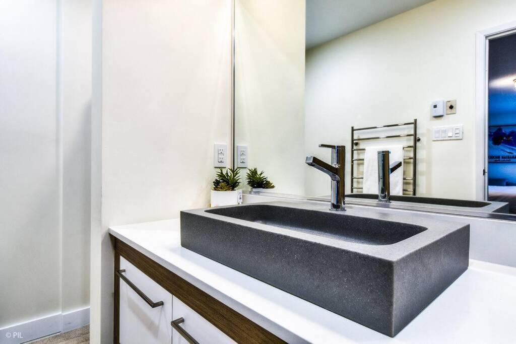 Chic Mt-Tremblant Condo With View On The Lake By Denstays Mont-Tremblant Ngoại thất bức ảnh