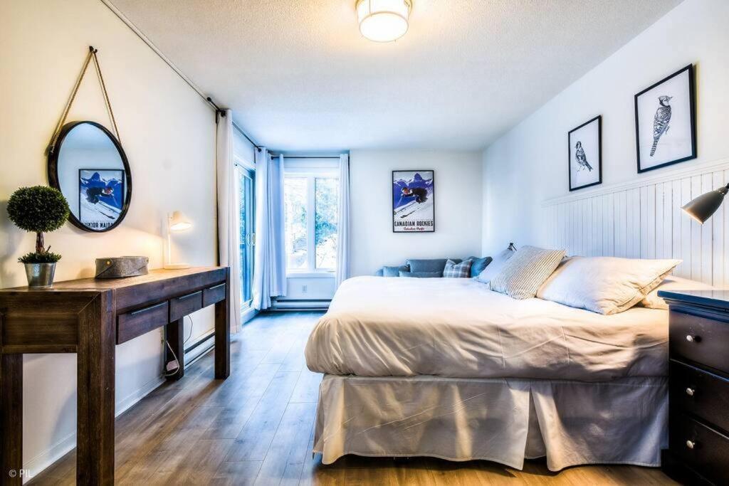 Chic Mt-Tremblant Condo With View On The Lake By Denstays Mont-Tremblant Ngoại thất bức ảnh