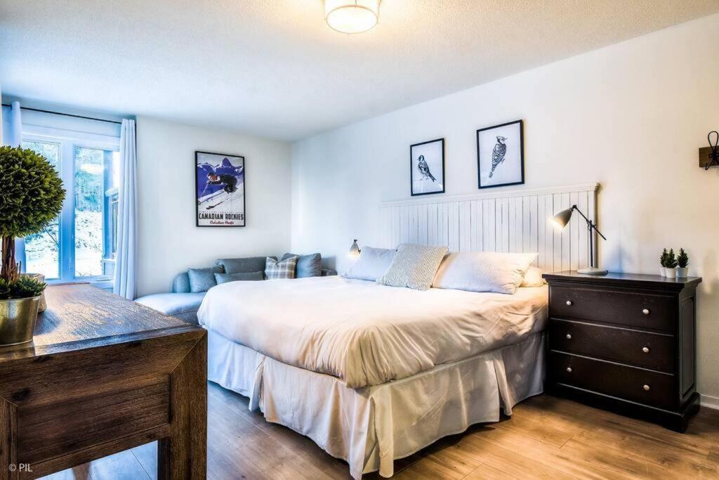 Chic Mt-Tremblant Condo With View On The Lake By Denstays Mont-Tremblant Ngoại thất bức ảnh